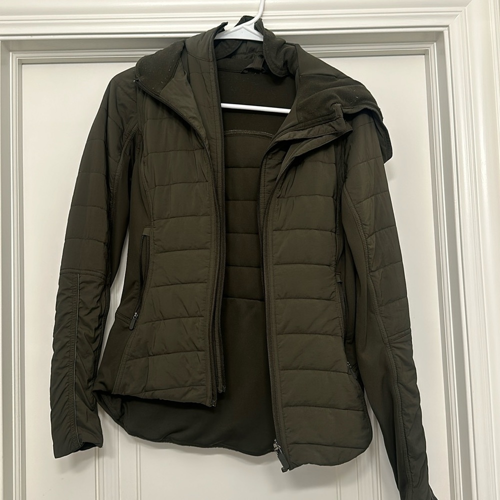 lululemon olive green coat in great condition!! perfect for colder weather.
